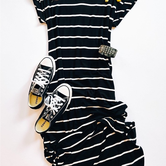 Sonja Betra XL Black and White Striped V-Neck Maxi Dress - Picture 2 of 7